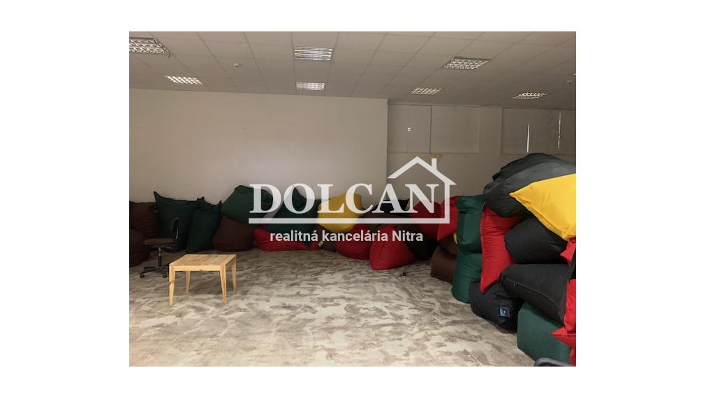 Viacúčelové priestory, pešia zóna od 690 - 1340 m2, Nitra