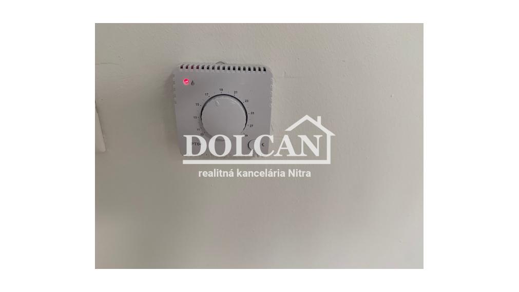 Na prenájom nezariadený 2-izb.byt s možnosťou parkovania, Nitra, centrum