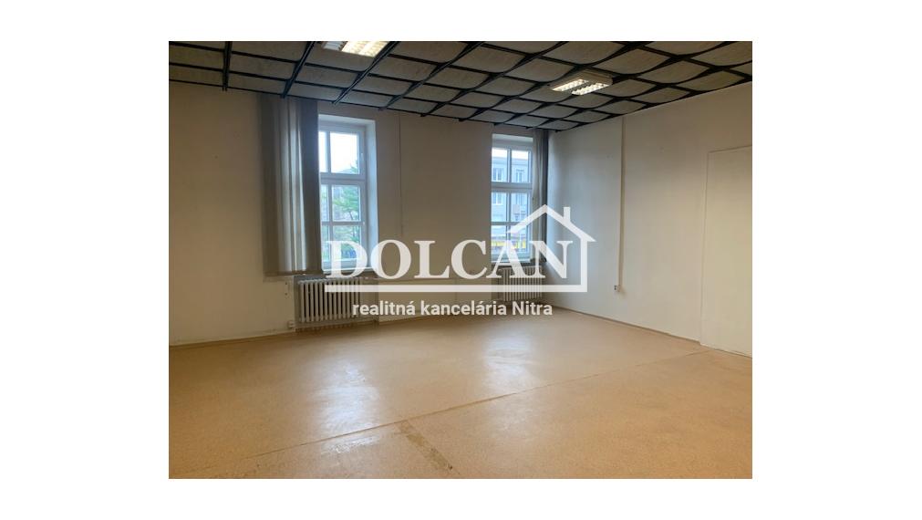 Na prenájom kancelársky priestor 38 m², Nitra centrum
