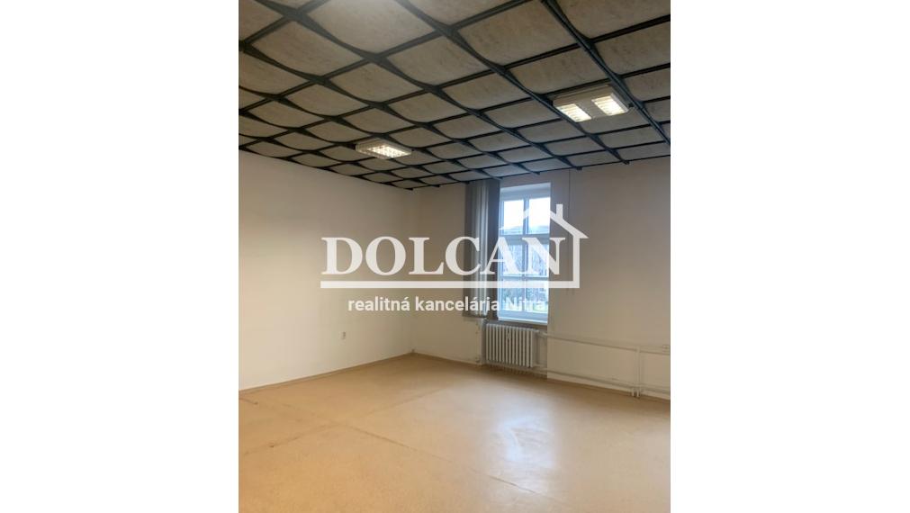 Na prenájom kancelársky priestor 38 m², Nitra centrum