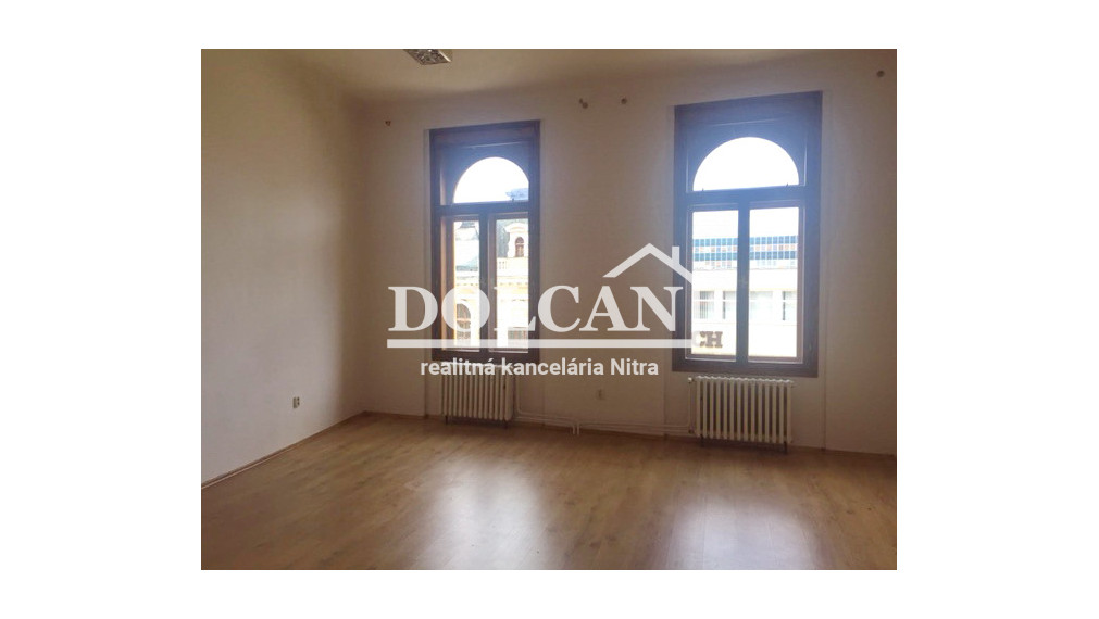 Kancelársky priestor v centre na pešej zóne v Nitre, 28 m2