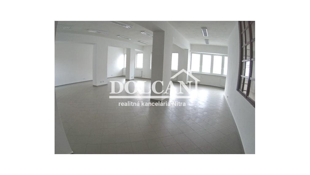 Obchodno-kancelársky priestor 112 m2 na pešej zóne, Nitra