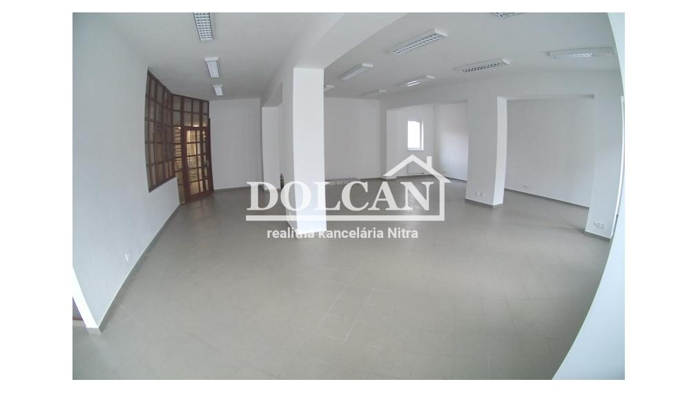 Obchodno-kancelársky priestor 112 m2 na pešej zóne, Nitra
