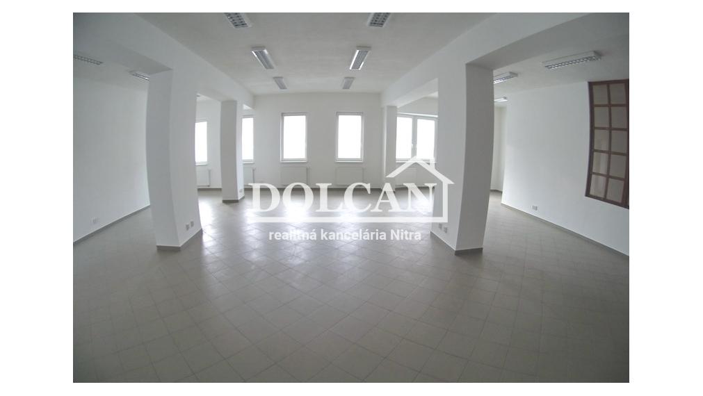 Obchodno-kancelársky priestor 112 m2 na pešej zóne, Nitra