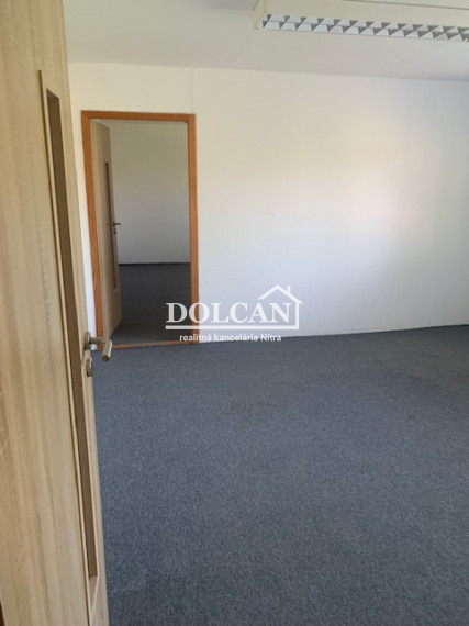 Na prenájom celá  administratívna budova Nitra, Pražská