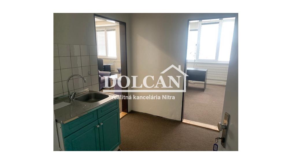 Na prenájom kancelárie rôznych výmer 15-55 m2, Nitra, Pražská ulica