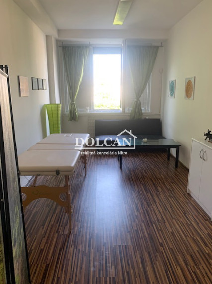Na prenájom kancelárie rôznych výmer 15-55 m2, Nitra, Pražská ulica