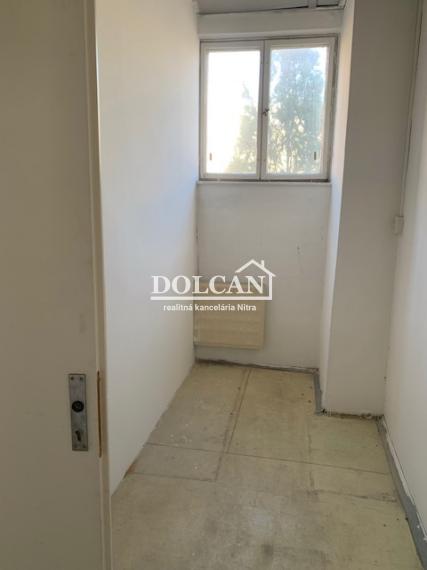 PRENÁJOM skladový priestor, pešia zóna 61 m2, Nitra