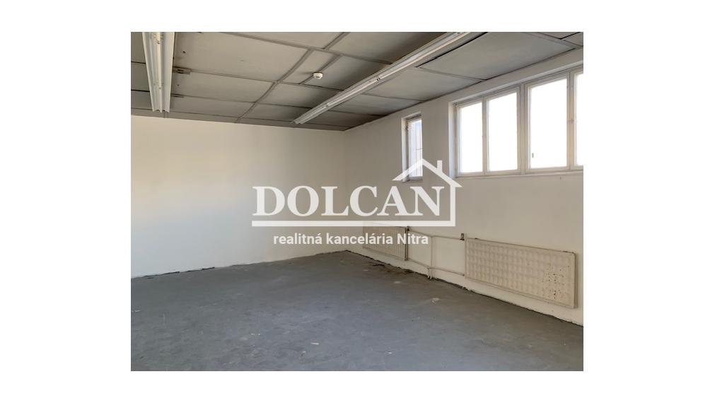 PRENÁJOM skladový priestor, pešia zóna 61 m2, Nitra