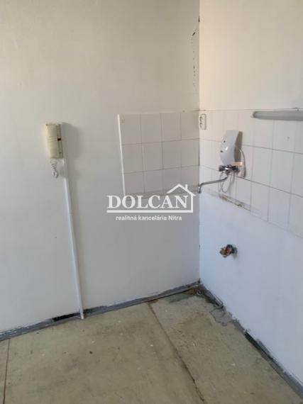 PRENÁJOM skladový priestor, pešia zóna 61 m2, Nitra