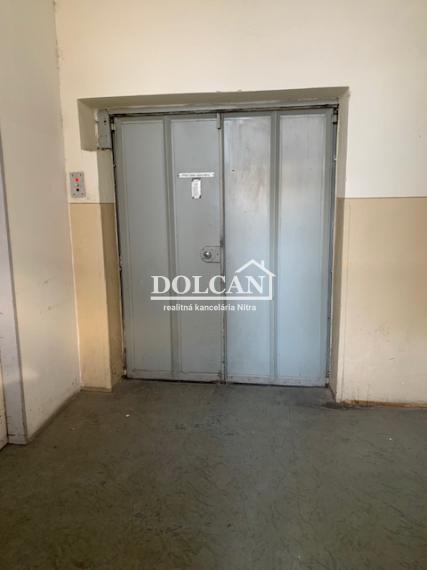PRENÁJOM skladový priestor, pešia zóna 61 m2, Nitra