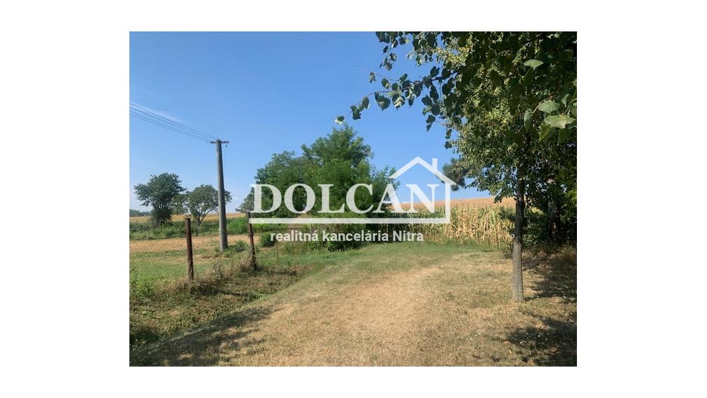 EXKLUZÍVNE veľký slnečný pozemok na výstavbu viacerých rodinných domov Malé Chyndice