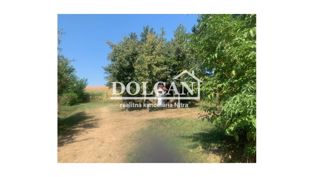 EXKLUZÍVNE veľký slnečný pozemok na výstavbu viacerých rodinných domov Malé Chyndice