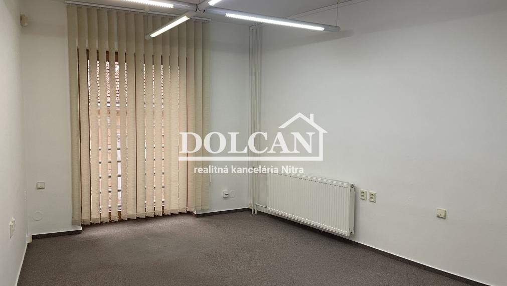 Kancelária 24 m2 priamo na pešej zóne Nitra