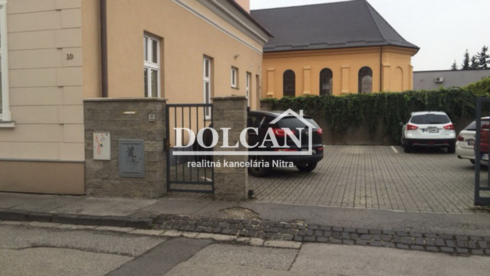 PRENAJATÉ kancelársky objekt 155 m2 priamo v centre, Nitra