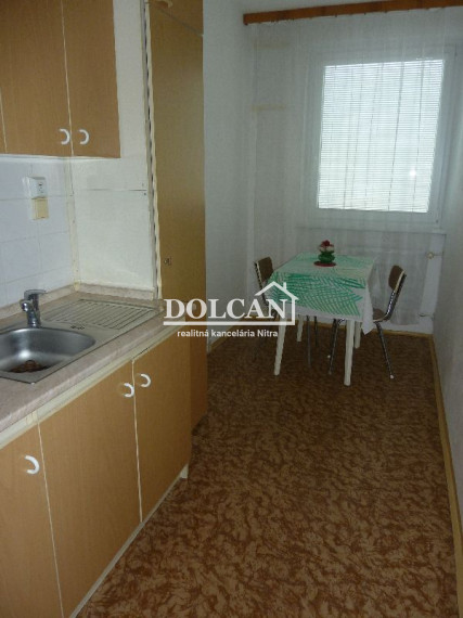 NA PREDAJ 3 izbový byt s loggiou, Diely