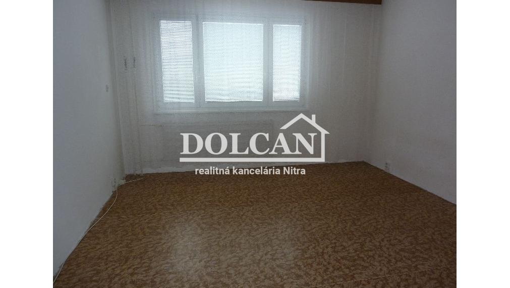 NA PREDAJ 3 izbový byt s loggiou, Diely