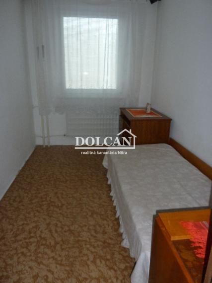 NA PREDAJ 3 izbový byt s loggiou, Diely