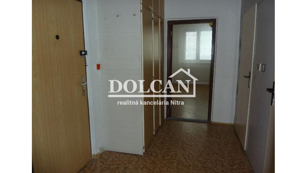 NA PREDAJ 3 izbový byt s loggiou, Diely