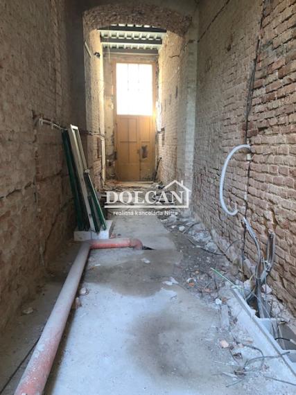 EXKLIZÍVNE polyfunkčný objekt/dom v centre Nitry