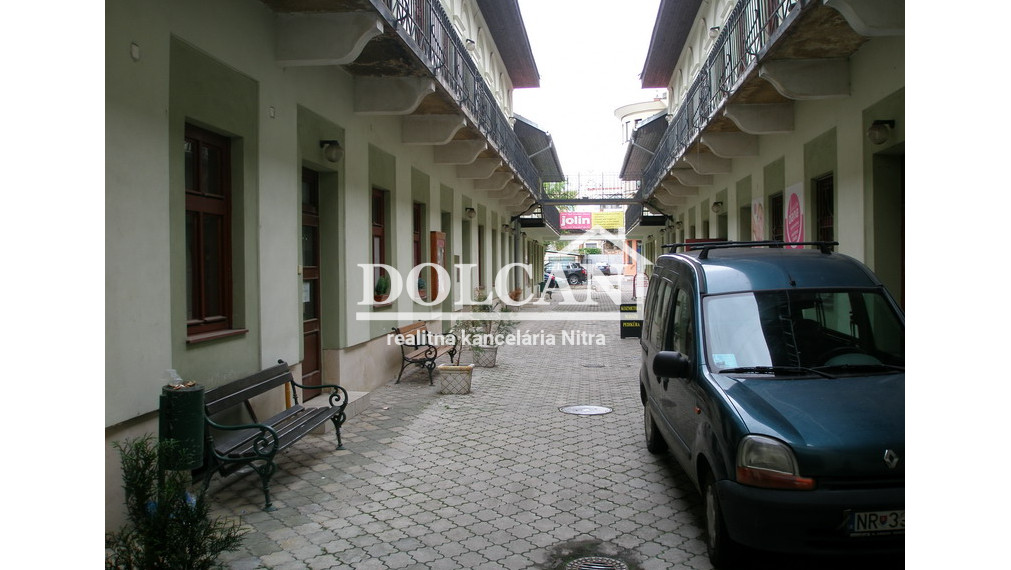 Na prenájom zariadená kancelária 27 m2 v centre, Nitra, Kupecká
