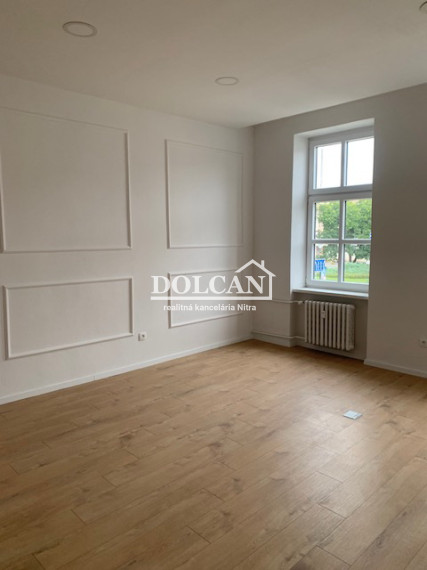 Na prenájom reprezentatívny kancelársky priestor 58 m², Nitra centrum