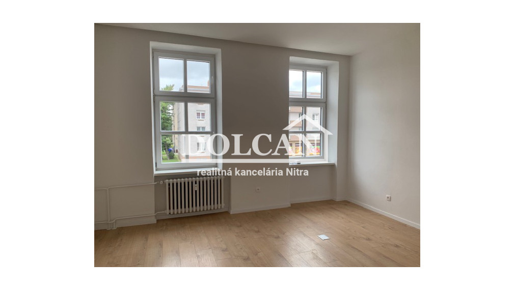 Na prenájom reprezentatívny kancelársky priestor 58 m², Nitra centrum