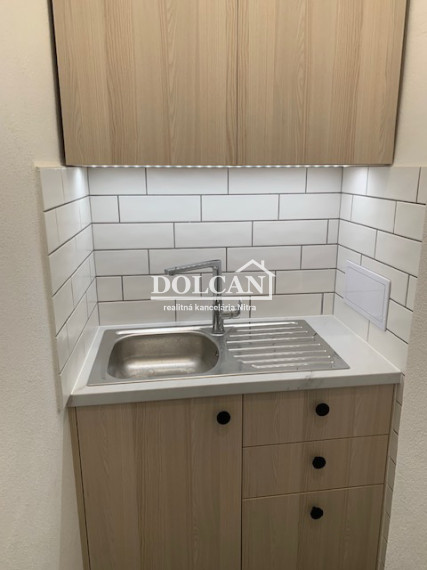 Na prenájom reprezentatívny kancelársky priestor 58 m², Nitra centrum