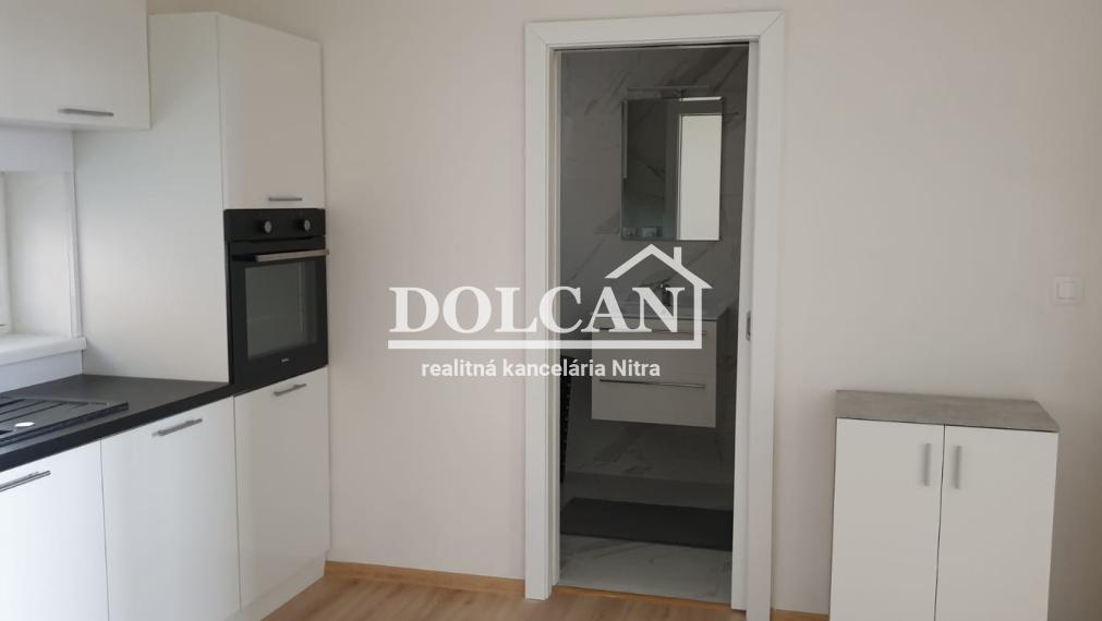 NA PRENÁJOM zariadený 1-izb.byt v novostavbe RD, Nitra, Čermáň