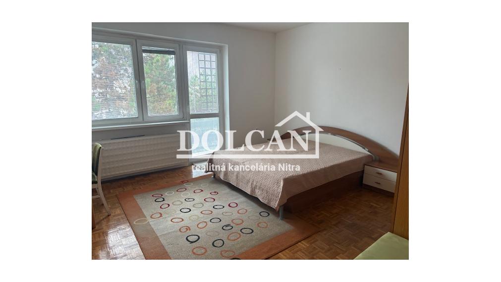 Na prenájom zariadený 3 izb.byt v bytovke Nitra, Chrenová