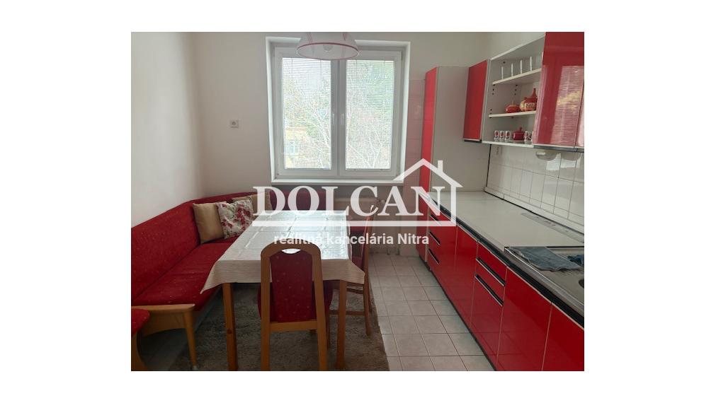 Na prenájom zariadený 3 izb.byt v bytovke Nitra, Chrenová