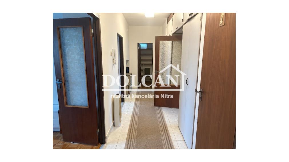 Na prenájom zariadený 3 izb.byt v bytovke Nitra, Chrenová