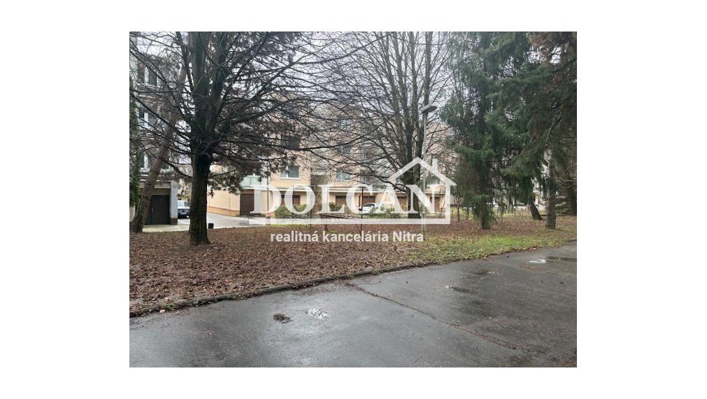 Na prenájom zariadený 3 izb.byt v bytovke Nitra, Chrenová