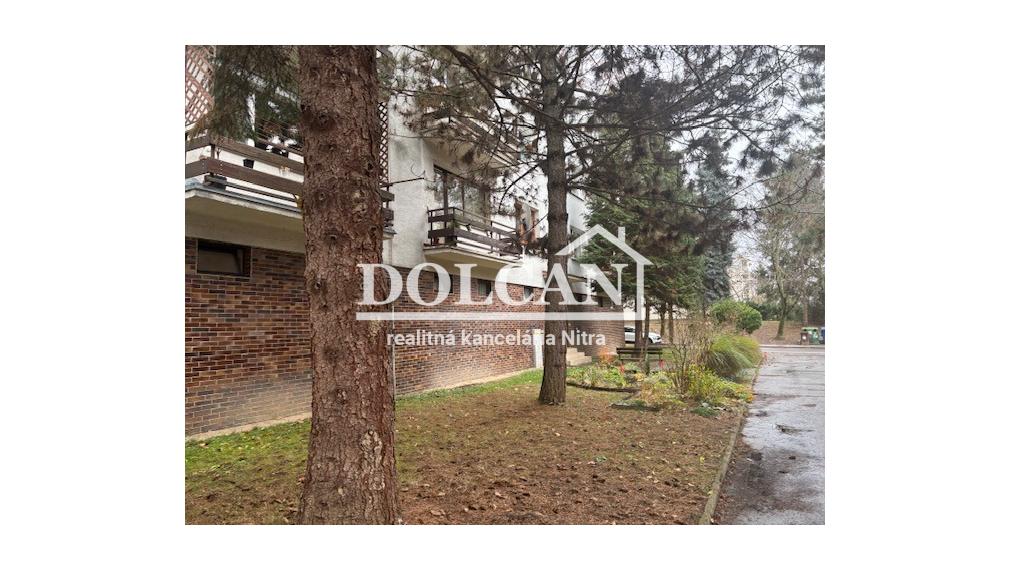 Na prenájom zariadený 3 izb.byt v bytovke Nitra, Chrenová