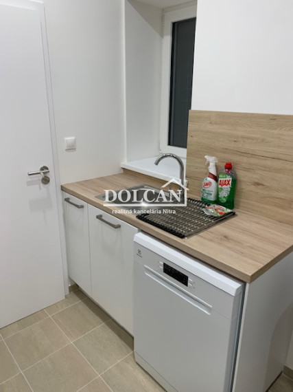 Na prenájom zariadený 2-izb.byt s parkovaním, Nitra, centrum