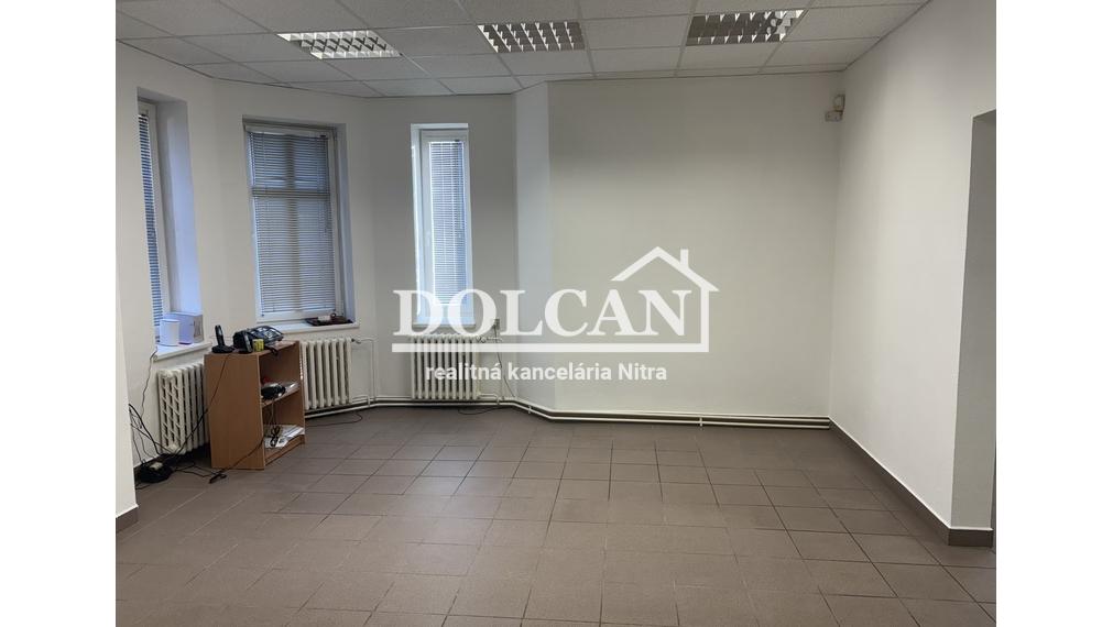 EXKLUZÍVNE IBA U NÁS dom vhodný na podnikanie časť Zobora, Nitra