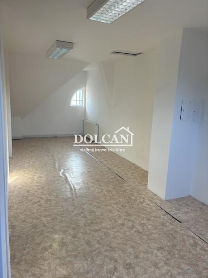 EXKLUZÍVNE IBA U NÁS dom vhodný na podnikanie časť Zobora, Nitra