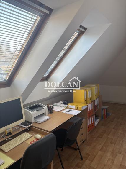 EXKLUZÍVNE IBA U NÁS dom vhodný na podnikanie časť Zobora, Nitra