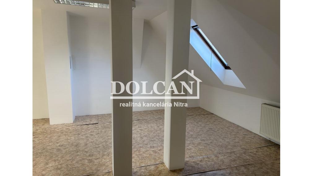 EXKLUZÍVNE IBA U NÁS dom vhodný na podnikanie časť Zobora, Nitra