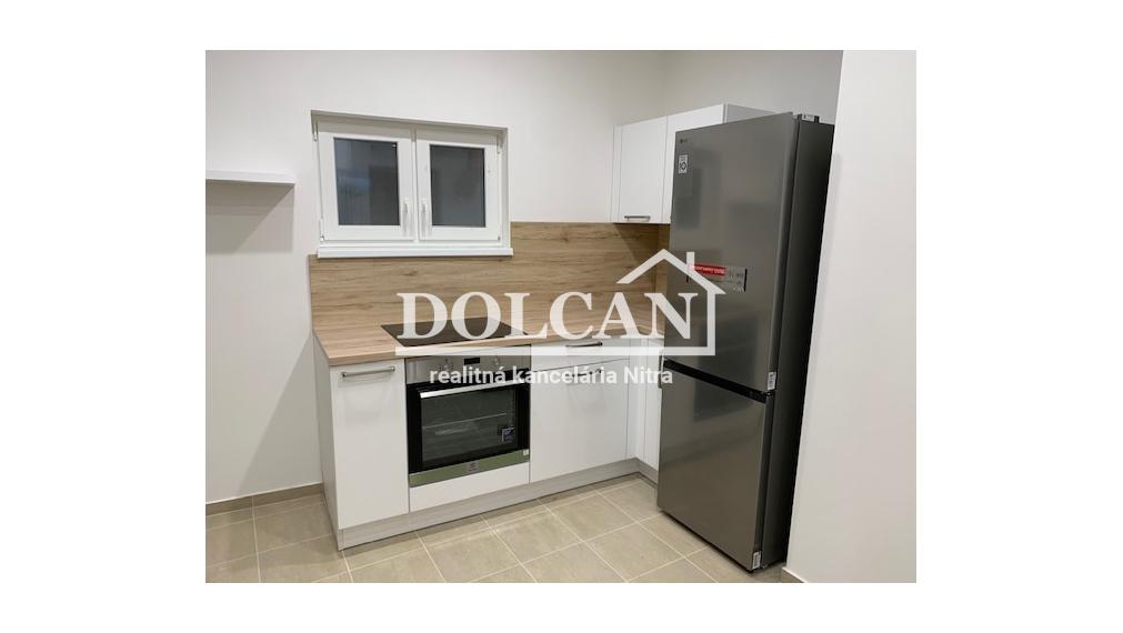 Na prenájom novo zariadený 2-izb.byt s parkovaním, Nitra, centrum