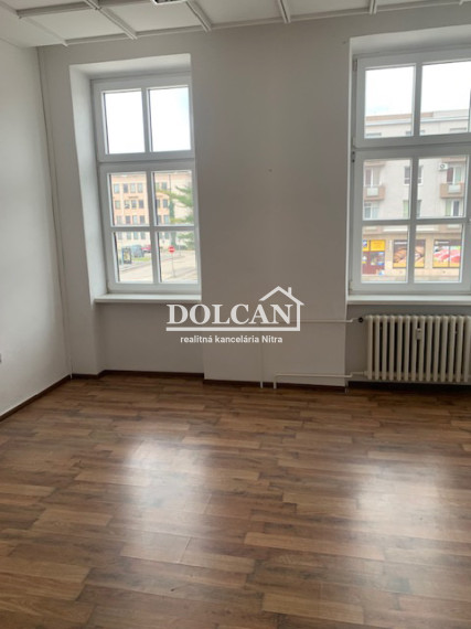 Na prenájom kancelársky priestor 28 m², Nitra centrum