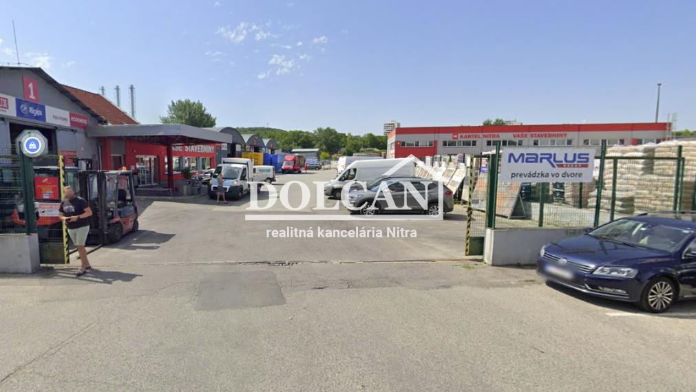 Na prenájom predajňa na prízemí v objekte s parkovaním, Nitra