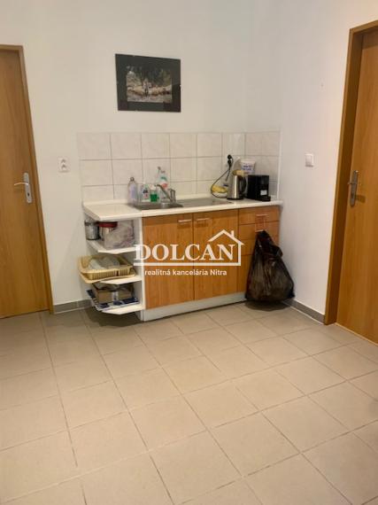 Na prenájom kancelárie s parkovaním, Nitra