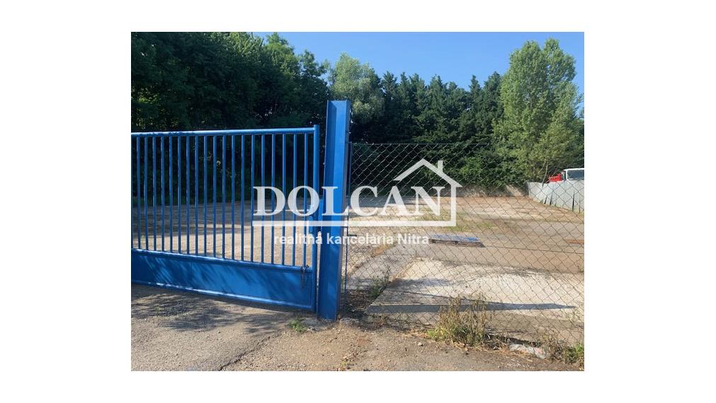 Spevnená plocha na skladovanie v uzavretom areáli Nitra, Pražská