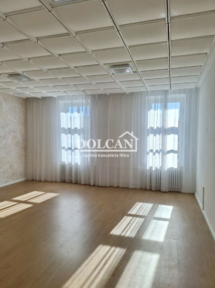 Na prenájom kancelária s klimatizáciou 40 m², Nitra centrum