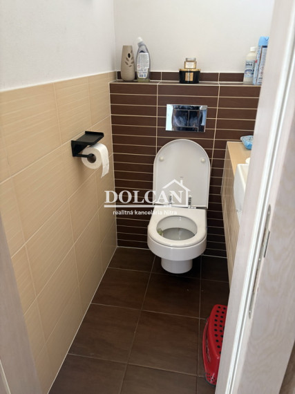 EXKLUZÍVNE rodinný dom s bazénom, Nitra, Šúdol