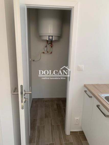 Na prenájom 2-izb.byt, parkovacie miesto , Nitra, centrum