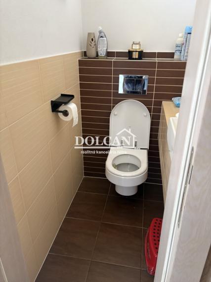 EXKLUZÍVNE rodinný dom s bazénom, Nitra, Šúdol