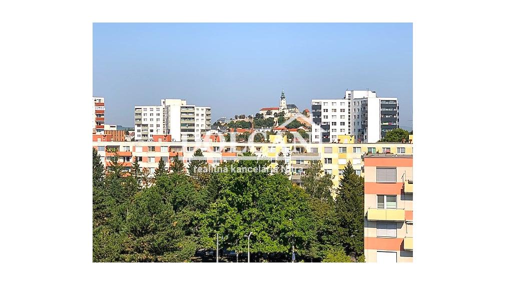 Na prenájom veľká garsónka s balkónom na Chrenovej, Nitra