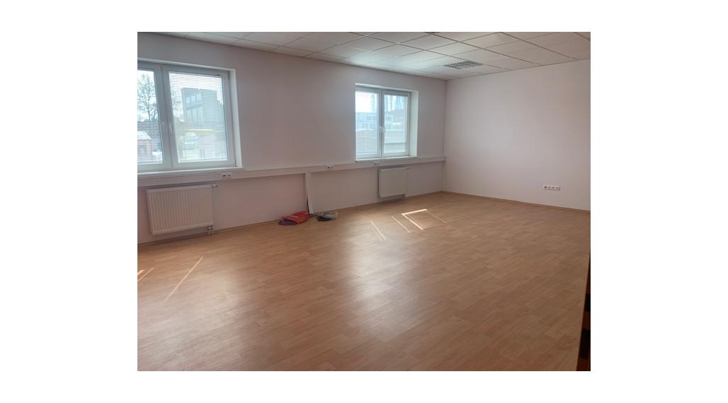 RK DOLCAN dá do prenájmu dvojkanceláriu 41m2 s parkovaním, Nitra